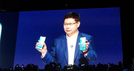 Richard Yu, le CEO de Huawei a dévoilé les Mate 20 Series.