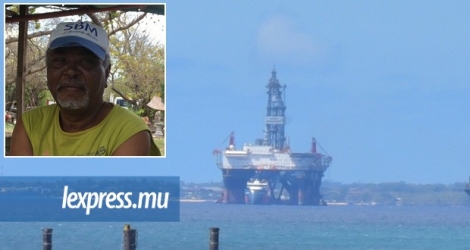 Une plate-forme pétrolière avait été aménagée au large du port en octobre. Gervais Manique, qui habite Albion, soutient que le flou persiste quant au projet de «Petroleum hub».