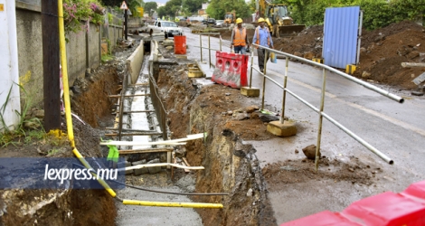 Des mesures de drainage devraient être mises en place en attendant que les nouveaux drains soient opérationnels.