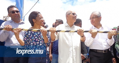 Le Premier ministre et le ministre des TCI ont fait le déplacement à Rodrigues pour l’occasion.