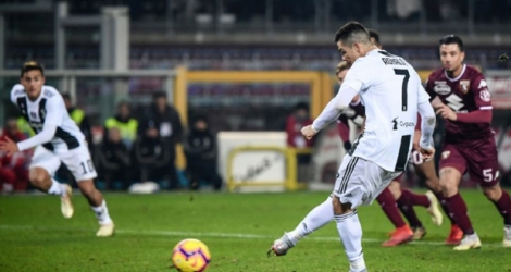L'attaquant de la Juventus Cristiano Ronaldo marque sur pénalty l'unique but du match contre le Torino, le 15 décembre 2018 à Turin.