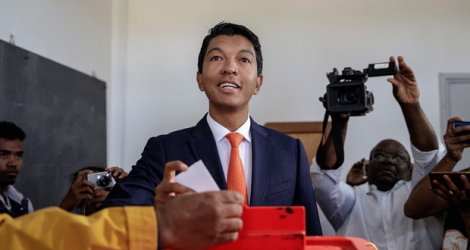 L'ancien président malgache Andry Rajoelina vote à Antananarivo, le 19 décembre 2018.