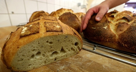 Les pains à l'ancienne utilisant des blés oubliés et la fermentation naturelle reviennent au goût du jour.