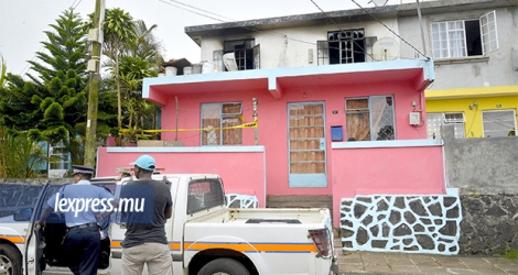 Un incendie a éclaté à l’étage de la maison des Ketel, à Cité Anoska, vendredi. Le couple a perdu ses deux filles