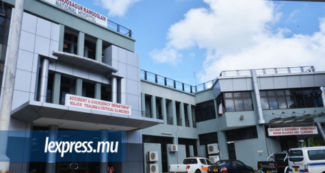La victime a été transportée d’urgence à l’hôpital SSRN, à Pamplemousses, après les faits hier, mardi 8 janvier.