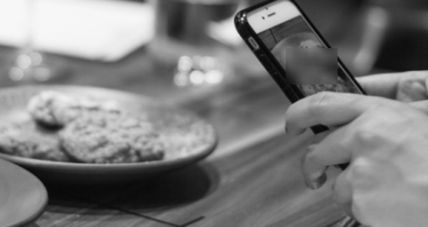 Rangez les téléphones pendant les repas