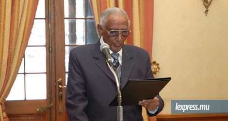 Angidi Chettiar démissionnait de son poste de vice-président de la République.