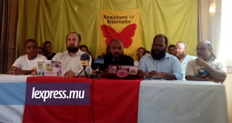 Rezistans ek Alternativ a tenu une conférence de presse ce mercredi 20 février à Moka. 