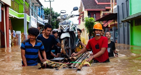Les inondations sont fréquentes pendant la saison des pluies en Indonésie.