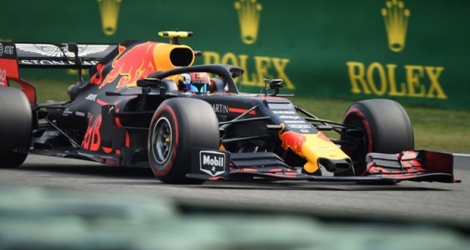 Le Français Pierre Gasly au volant de sa Red Bull lors des qualif pour le GP de Chine, le 13 avril 2019 à Shanghai.