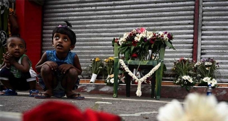 Le Sri Lanka a respecté une journée de deuil national mardi en l'honneur des victimes. © JEWEL SAMAD AFP