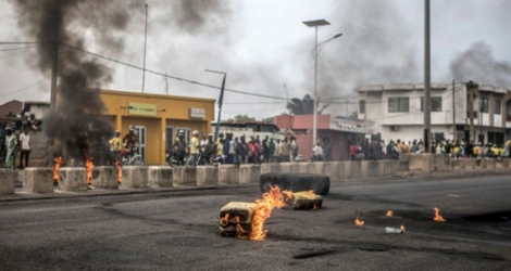 Barrages d'opposants à Cotonou, la capitale économique du Bénin, après des législatives controversées.