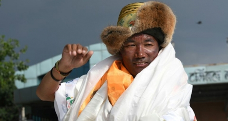 Le Népalais Kami Rita Sherpa, qui avait atteint le sommet de l'Everest une 22e fois, à Kathmandu, le 20 mai 2018.