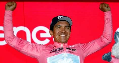 L'Equatorien Richard Carapaz vainqueur de la 14e étape du Tour d'Italie s'empare du maillot rose le 25 mai 2019.