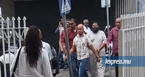 Javed Meetoo à son arrivée au tribunal de Port-Louis, ce jeudi 6 juin après-midi.
