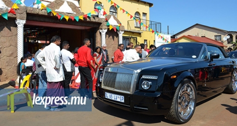 Le président véhiculé en Rolls Royce en Afrique du Sud… 