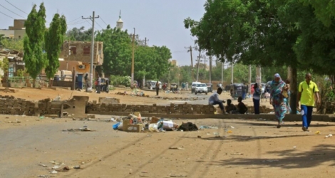 Une barricade érigée par des manifestants, le 6 juin 2019 à Khartoum, au Soudan.