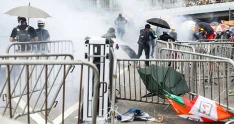 Affrontement entre police et manifestants à Hong Kong, le 12 juin 2019.