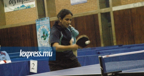 Aux Jeux des îles de 2003, Aarti Gulrajani-Desscann avait disputé quatre finales et remporté quatre médailles d’argent.