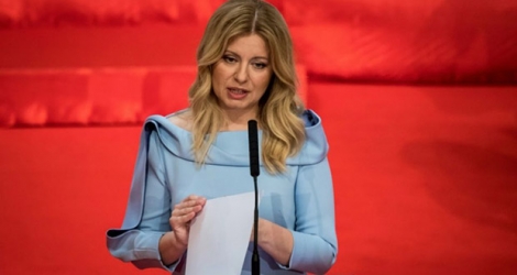 La nouvelle présidente slovaque Zuzana Caputova prononce son discours d'investiture à Bratislava le 15 juin 2019.