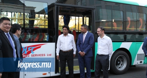 Deux autobus 100% électriques ont été lancés par la RHT ce lundi 17 juin.