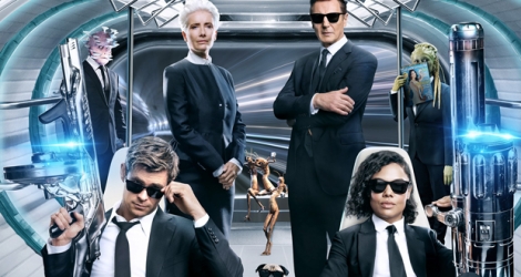 «Men in Black: International», le haut de l'affiche est occupé par Tessa Thompson, Chris Hemsworth, Liam Neeson et Emma Thompson qui reprend son rôle d'«agent O».