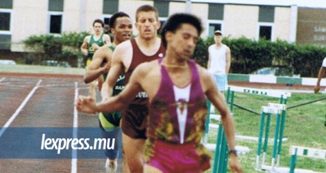 Ricky Wai Choon prit la 4e position au 1500m lors des JIOI de 1985.