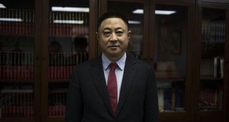 Le milliardaire chinois Hu Keqin, PDG du conglomérat Reward - ici le 30 janvier 2018 à Pekin - se voyait déjà en roi de la baguette en Chine. Mais son groupe a fait faillite.