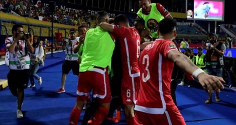 La joie des Tunisiens à l'issue de leur victoire aux tirs au but contre le Ghana à Ismaïlia, le 8 juillt 2019.