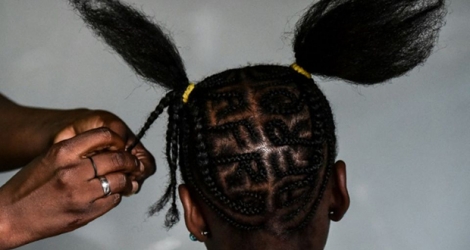 Des coupes de cheveux en tout genre ont été interdites dans un lycée privé de Baie-Mahault en Guadeloupe.