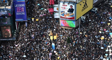 Une foule immense a manifesté à nouveau contre le gouvernement local pro-Pékin, dimanche 21 juillet 2019 à Hong Kong.