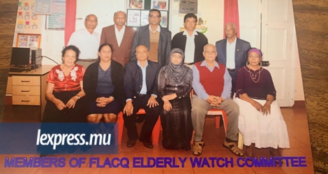 Ci-dessus, les membres du comité exécutif du Flacq Elderly Watch pour 2019.
