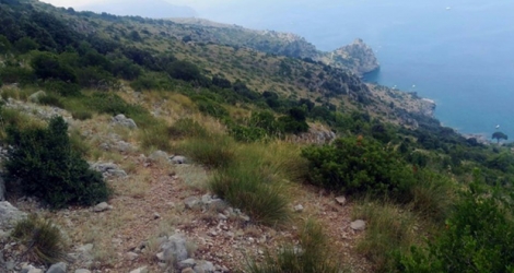 Une partie de la zone de recherches où s'activent les secouristes pour retrouver Simon Gautier, jeune randonneur français qui s'est blessé il y a huit jours dans une vaste zone rocheuse, près de Policastro, à près de 200 kilomètres au sud de Naples, le 16 août 2019.