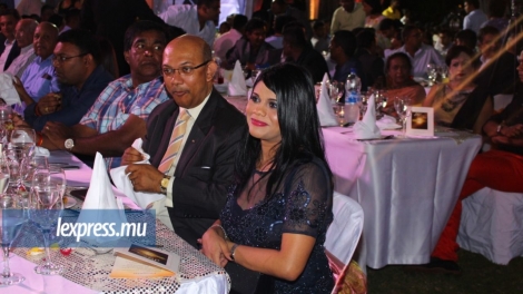 Etienne Sinatambou et son épouse lors du banquet organisé pour les 85 ans de sir Anerood Jugnauth. Pas de notes de frais ce jour-là.