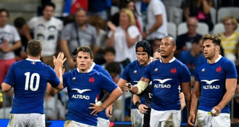 Des joueurs du XV de France après leur victoire contre l'Ecosse, le 17 août 2019 à Nice.