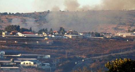 De la fumée s'élève après des tirs de missiles, dans le village israélien d'Avivim (nord), près de la frontière avec le Liban, le 1er septembre 2019.