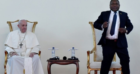 Le pape François et le président mozambicain Filipe Nyusi à Maputo, le 5 septembre 2019.