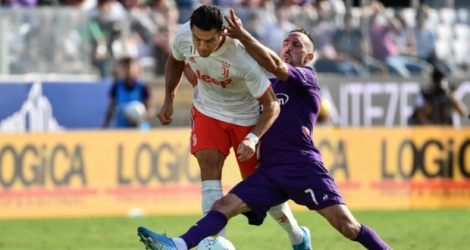 L'attaquant de la Fiorentina Franck Ribéry (d) lors du match nul à domicile 0-0 face à la Juventus le 14 septembre 2019.