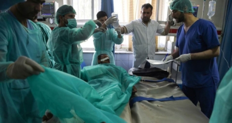 Un blessé soigné à l'hôpital Wazir Akbar Khan à Kaboul après un attentat qui a fait au moins 24 morts le 17 septembre 2019.