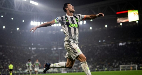 L'attaquant de la Juventus Ronaldo exulte après son but contre le Genoa en Serie A, le 30 octobre 2019 à Turin.