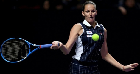 La Tchèque Karolina Pliskova face à la Roumaine Simona Halep au Masters féminin, le 1er novembre 2019 à Shenzhen.