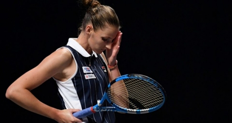 La Tchèque Karolina Pliskova face à la Roumane Simona Halep lors du Masters féminin, le 1er novembre 2019 à Shenzhen.
