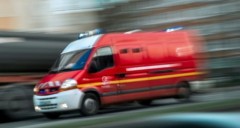 Trente-trois personnes ont été blessées - dont quatre grièvement - dimanche sur une autoroute du nord de la France dans l'accident d'un bus effectuant la liaison Paris-Londres.