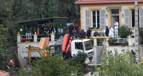 Opérations de recherches, le 3 novembre 2019, d'une femme de 71 ans qui avait disparu dans un glissement de terrain à Nice et dont le corps a été retrouvé le 4 novembre 2019.