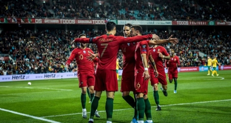 Le Portugal, porté par son capitaine Cristiano Ronaldo triple buteur, a écrasé la Lituanie à Faro, le 14 novembre 2019.