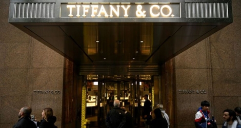 Le numéro un mondial du luxe LVMH a annoncé lundi le rachat du joaillier américain Tifany pour un montant de 16,2 milliards de dollars.