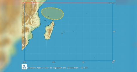 En jaune, la zone où la tempête tropicale pourrait voir le jour, selon Météo France.
