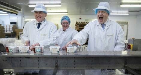 Boris Johnson en campagne électorale à Redruth, Cornouailles, le 27 novembre 2019.