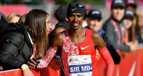 Le Britannique Mo Farah à l'arrivée du marathon de Chicago, le 13 octobre 2019.