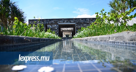 Anantara Iko Mauritius Resort & Villas permet d’offrir une nouvelle alternative aux Mauriciens comme aux touristes étrangers pour découvrir ou redécouvrir la magnifique région du Sud-Est de Maurice encore sauvage et préservée.